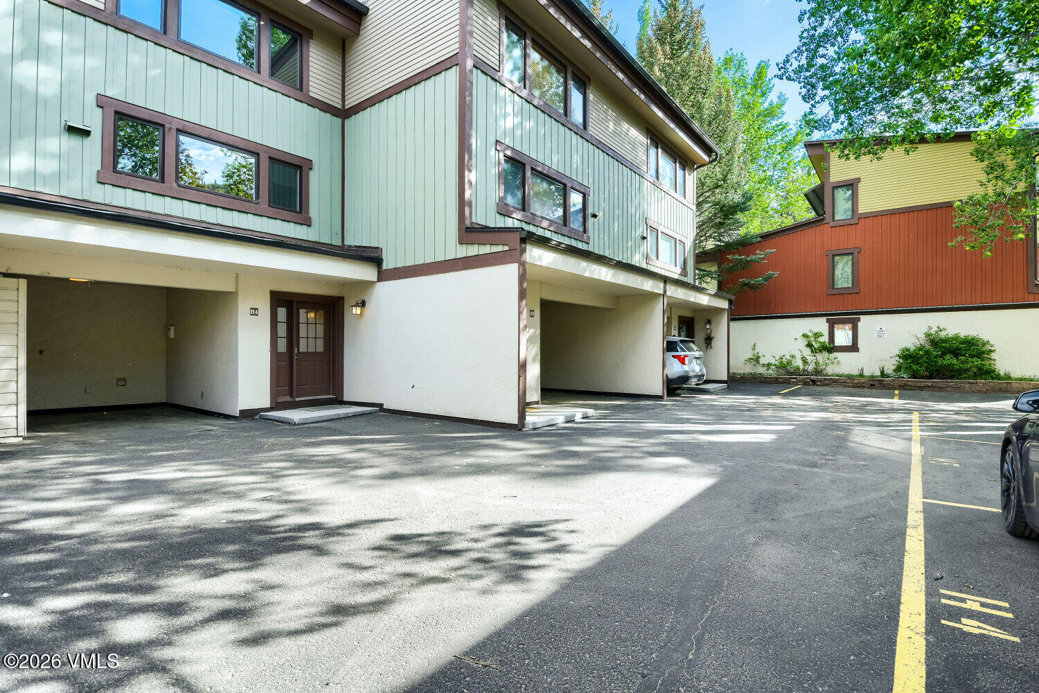 2570 Kinnickinnick Road, Unit H4 Vail, CO 81657 - Photo 18 of 29 2570 Kinnickinnick Road H4 - Web Quality