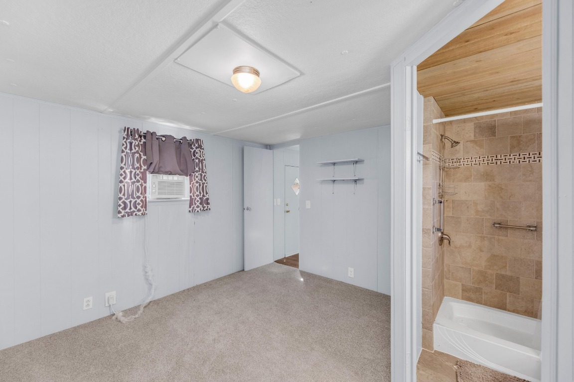 148 Meadows Drive Elgin, TX 78621 - Photo 21 of 38 a view of a bathroom
