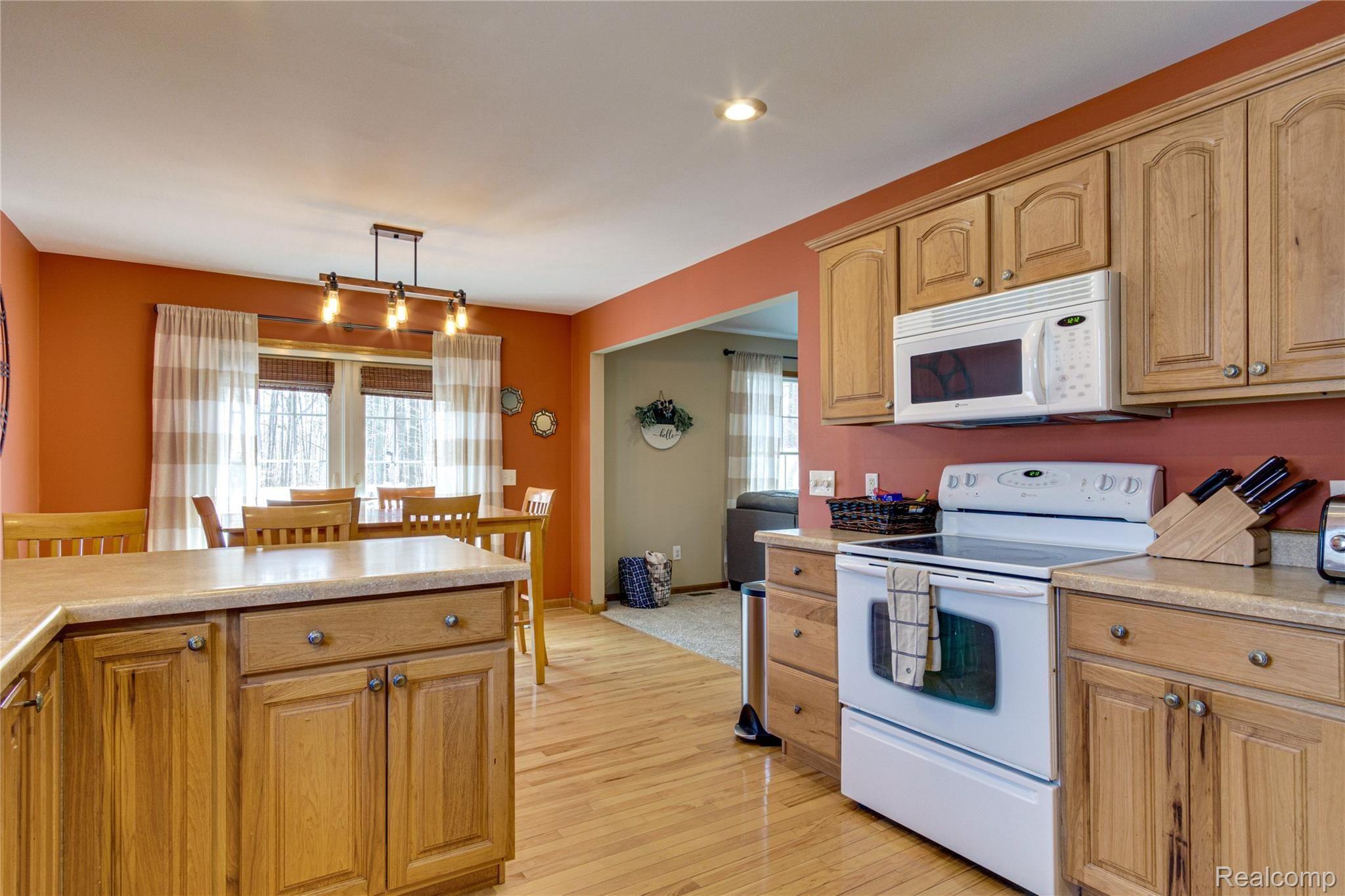 10357 Maple Road Birch Run, MI 48415 - Photo 12 of 43 Interiors (15 of 43).jpg