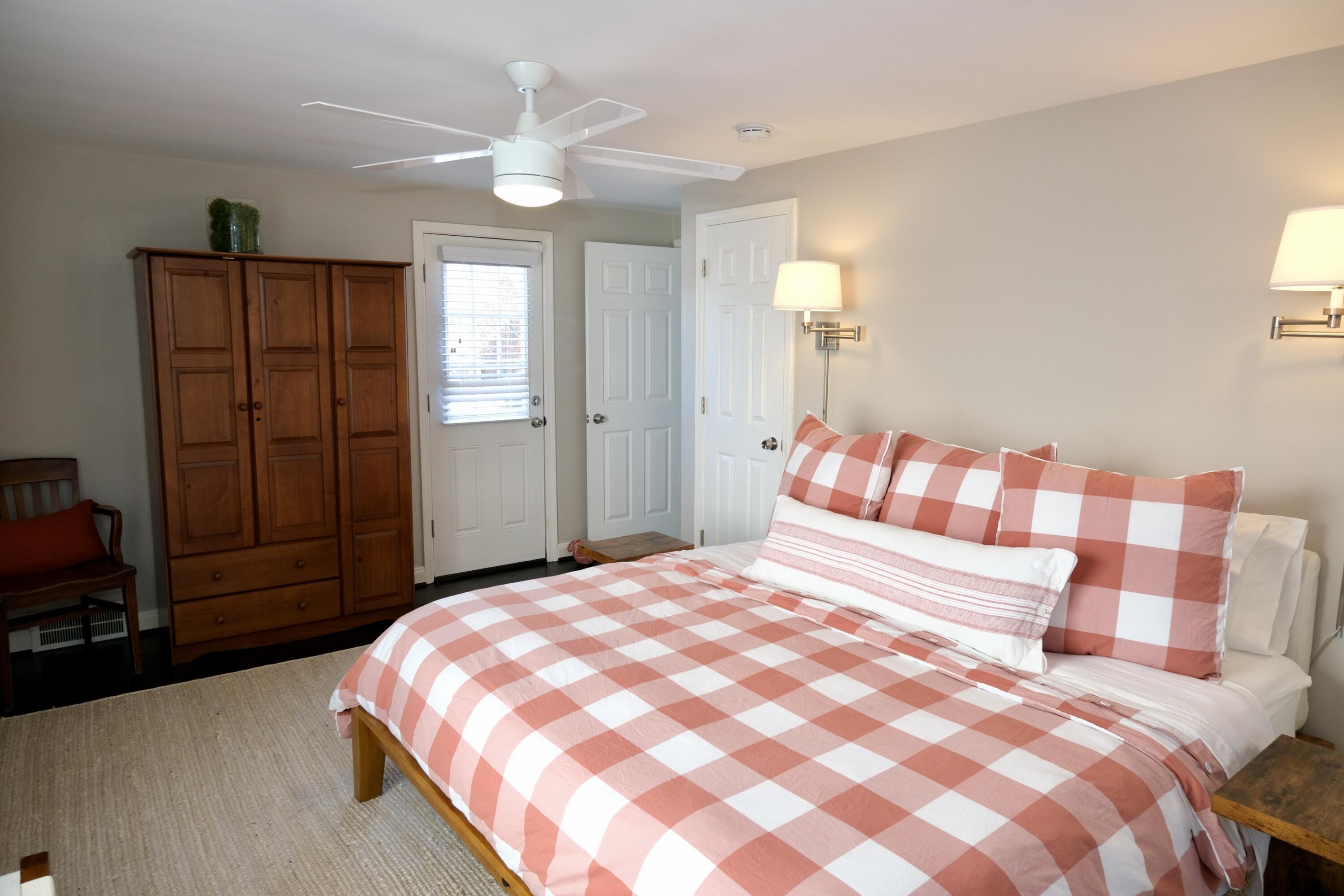 430 Fisher Road Grosse Pointe, MI 48230 - Photo 15 of 26 15. Primary Bedroom 1.1