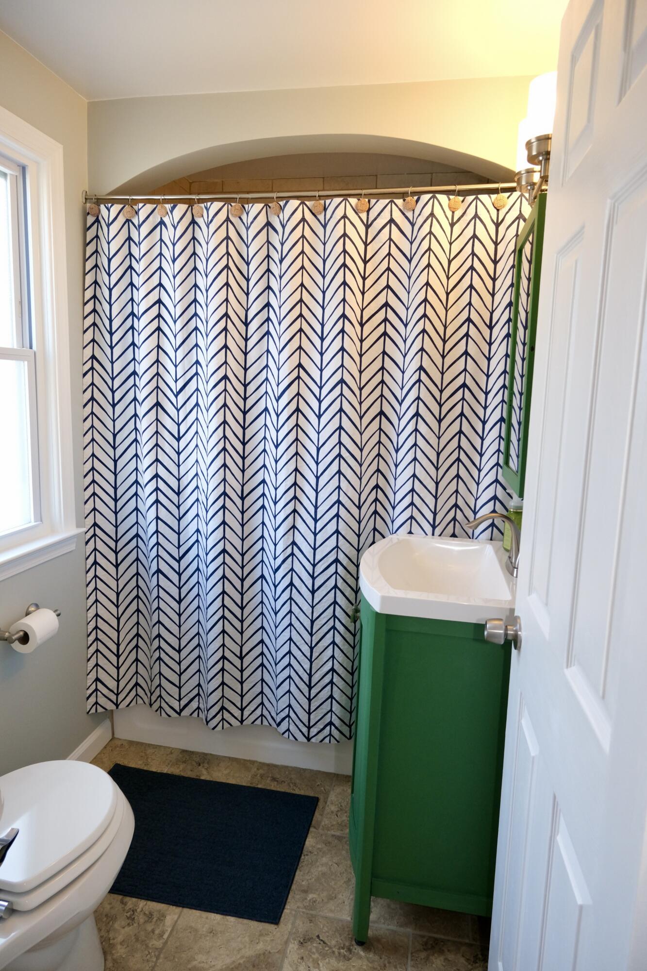 430 Fisher Road Grosse Pointe, MI 48230 - Photo 17 of 26 17. Second Floor Full Bath