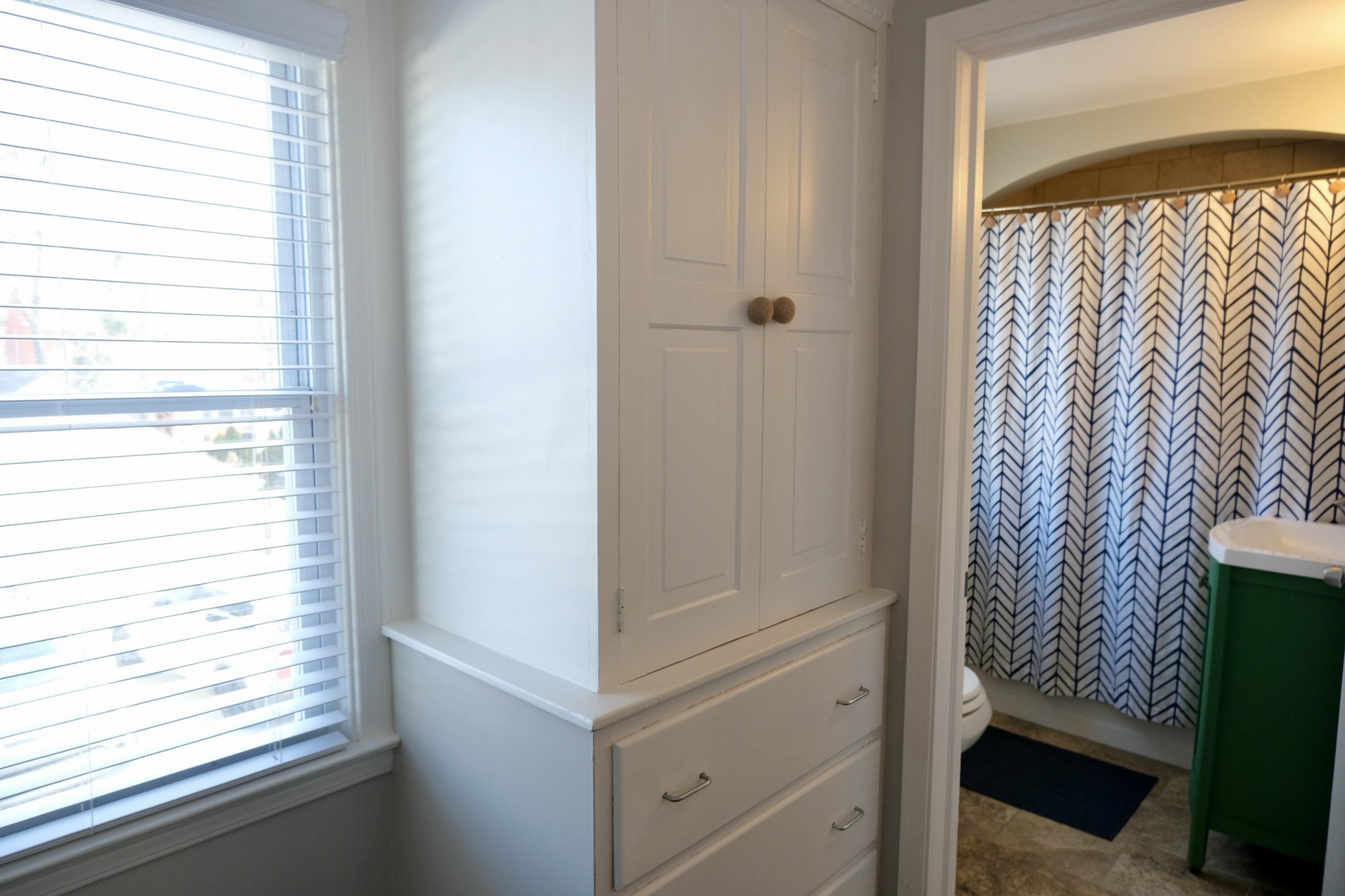 430 Fisher Road Grosse Pointe, MI 48230 - Photo 18 of 26 18. Built-in Linen closet