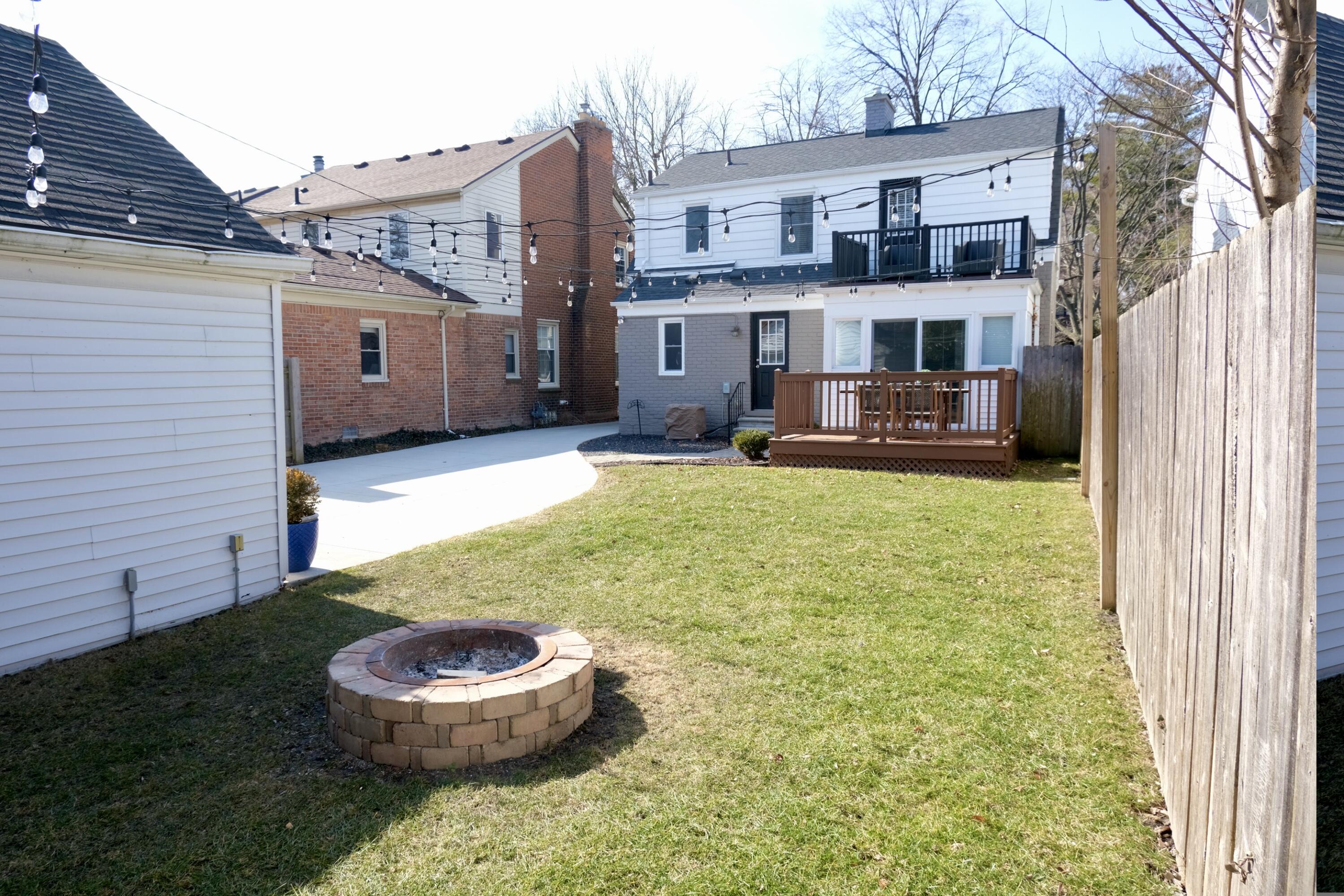430 Fisher Road Grosse Pointe, MI 48230 - Photo 26 of 26 26. Rear