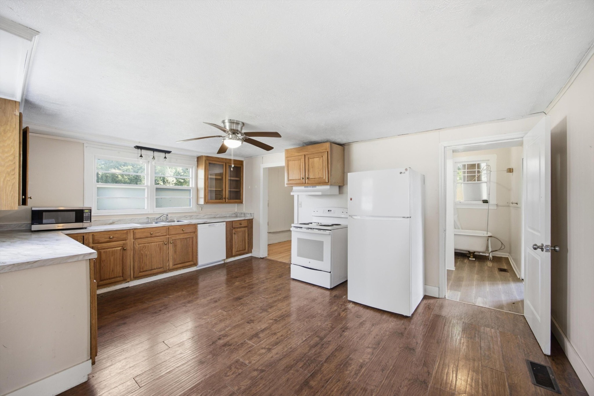 301 Bennett Street Decherd, TN 37324 - Photo 11 of 33 Gallery Image 11