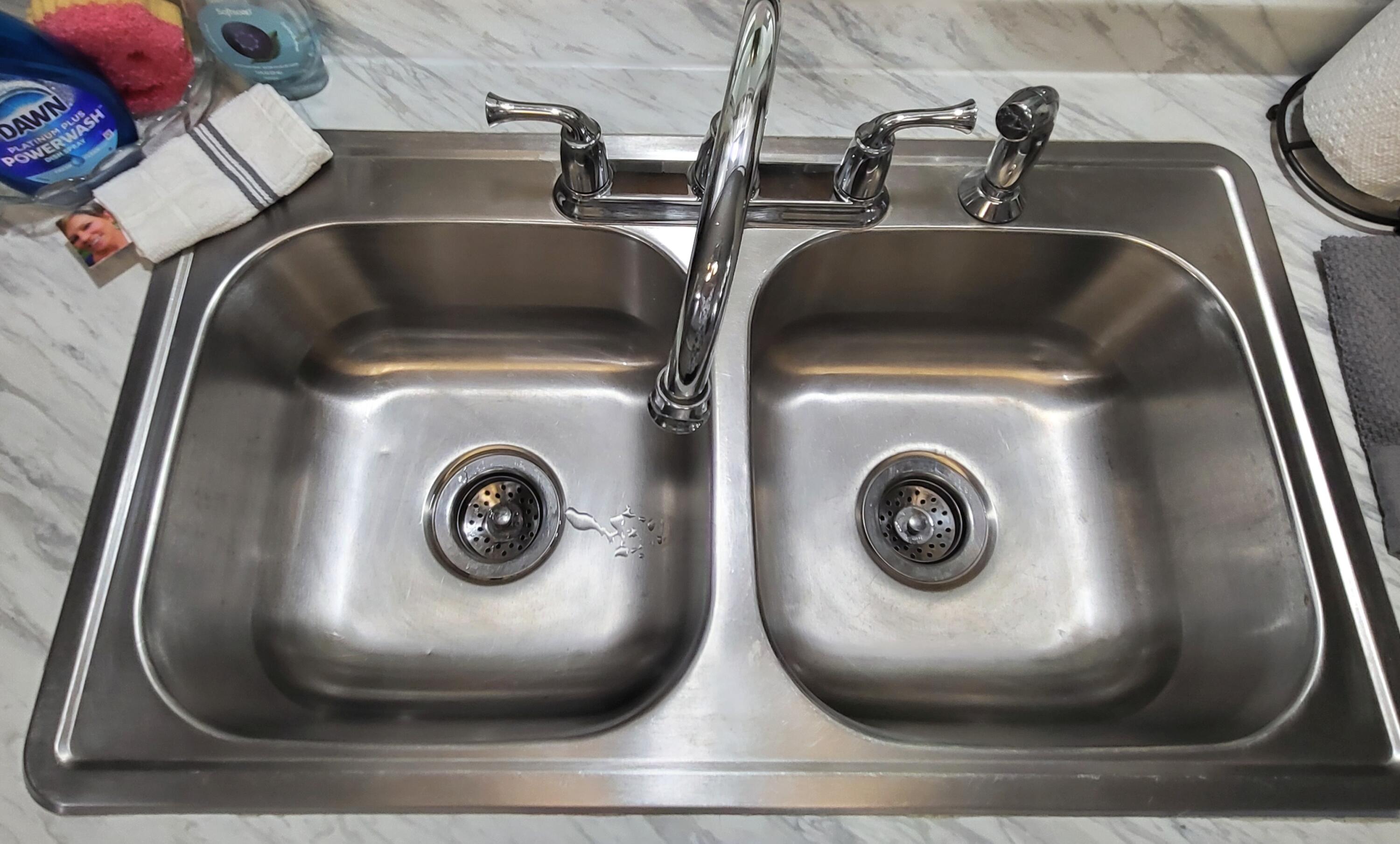 1982 Linda Road Okeechobee, FL 34974 - Photo 21 of 43 a close view of sink