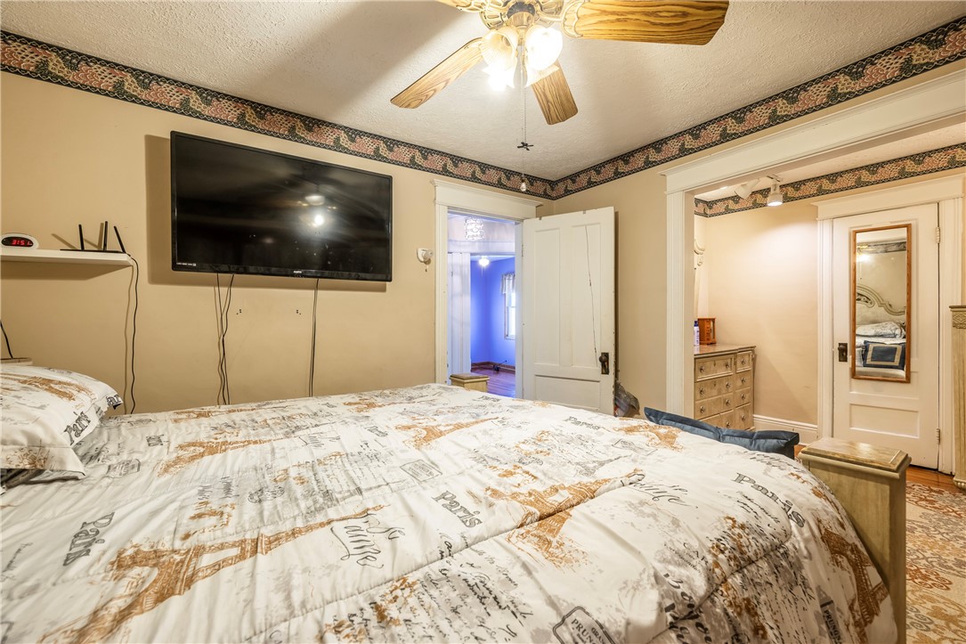 540 Augustine Street Rochester, NY 14613 - Photo 30 of 49 SPACIOUS OWNERS BEDROOM