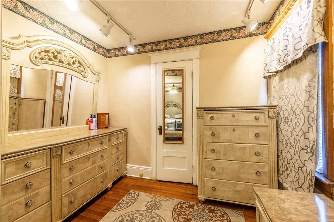 540 Augustine Street Rochester, NY 14613 - Photo 31 of 49 SPACIOUS OWNERS BEDROOM