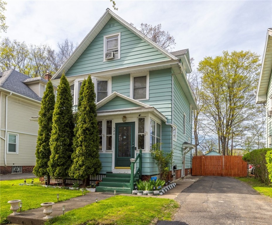 540 Augustine Street Rochester, NY 14613 - Photo 6 of 49 CHARMING AND HISTORIC MAPLEWOOD HOME