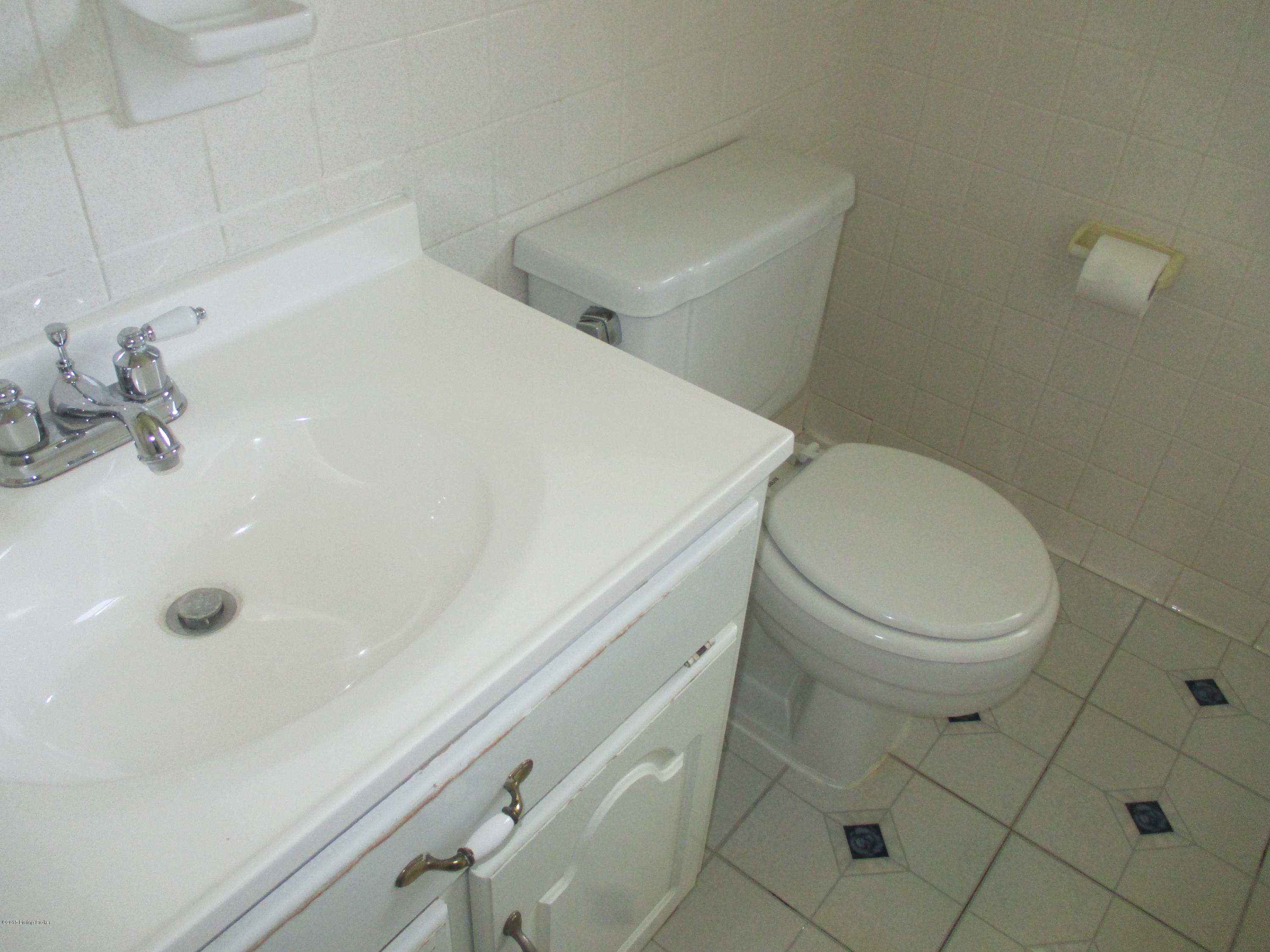 1881 South Wilson Road Radcliff, KY 40160 - Photo 6 of 18 008