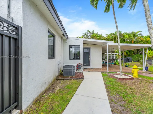 $1,000,000 | 11415 Southwest 56th Street, Miami, FL 33165