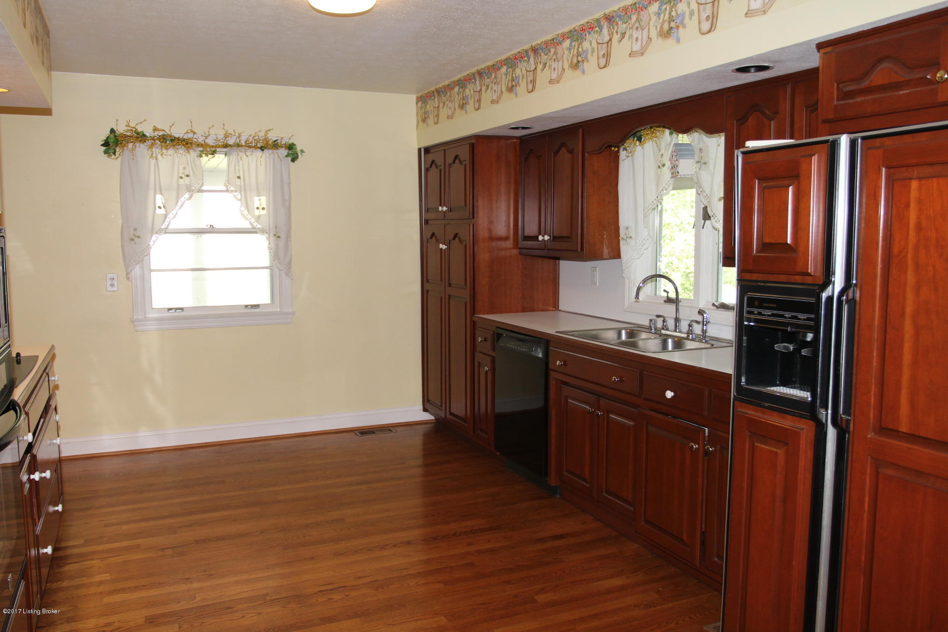 10202 Fairmount Road Louisville, KY 40291 - Photo 25 of 70 10202 Fairmount Rd