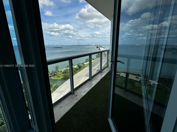 $3,400 | 601 Northeast 36th Street, Unit 1808, Miami, FL 33137