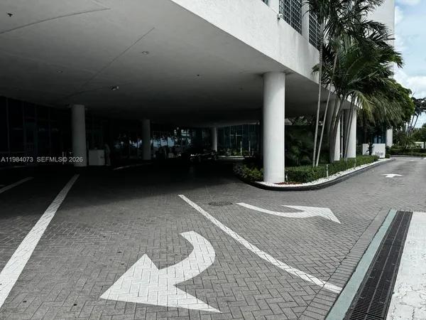 $3,400 | 601 Northeast 36th Street, Unit 1808, Miami, FL 33137