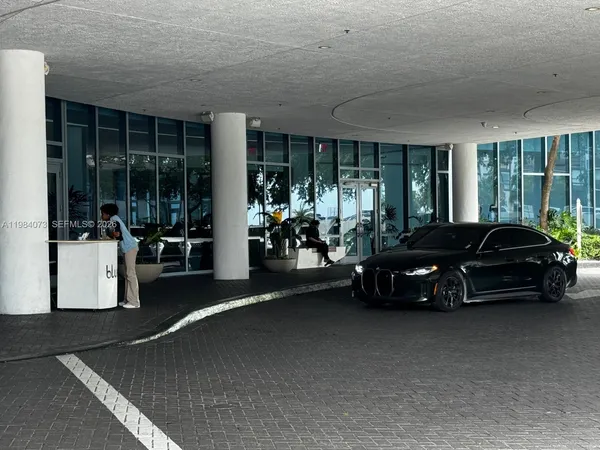 $3,400 | 601 Northeast 36th Street, Unit 1808, Miami, FL 33137