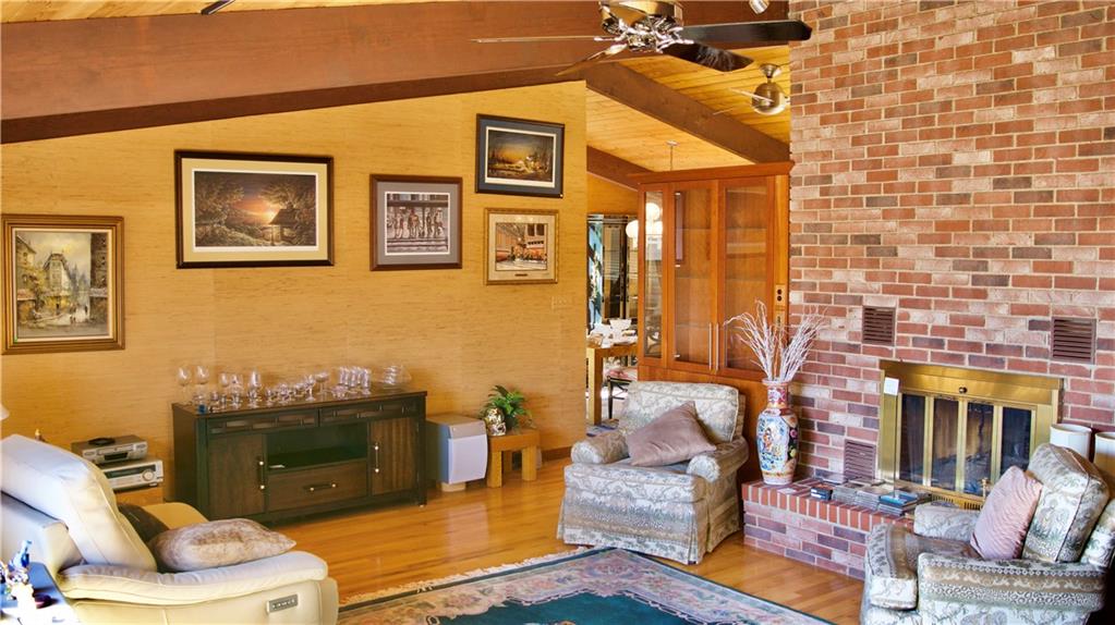 747 Beacon Road Robinson Township, PA 15205 - Photo 4 of 20 a living room with furniture