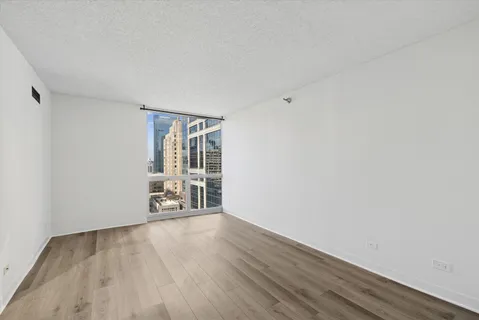 $225,000 | 200 North Dearborn Street, Unit 4108, Chicago, IL 60601