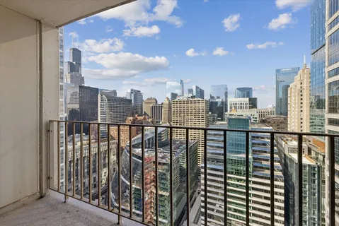 $225,000 | 200 North Dearborn Street, Unit 4108, Chicago, IL 60601