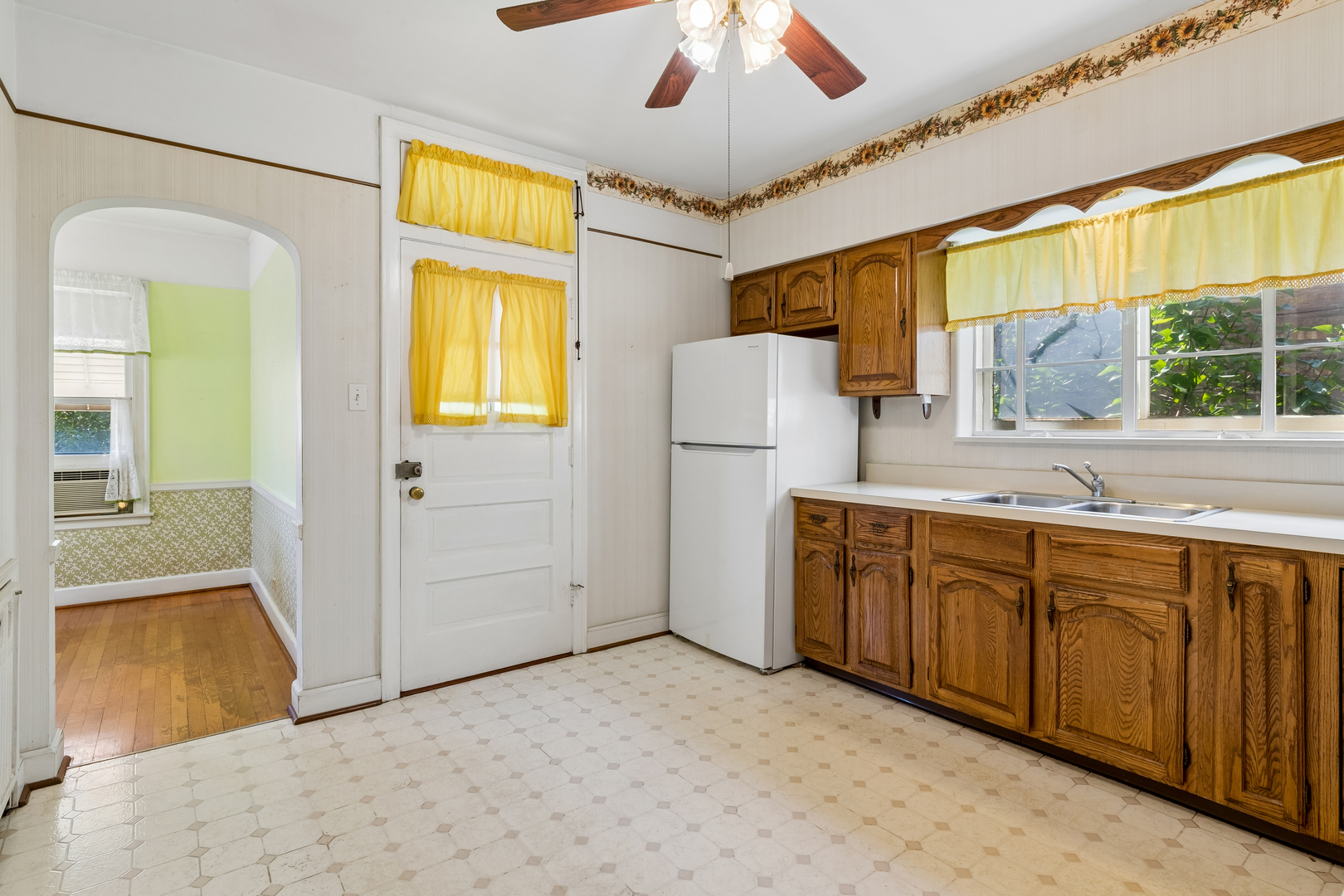 3317 North Rutherford Avenue Chicago, IL 60634 - Photo 7 of 23 Gallery Image 7
