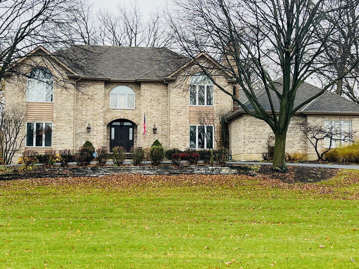 800 Braeburn Road Inverness, IL 60067 - Photo 1 of 1 a front view of house with yard