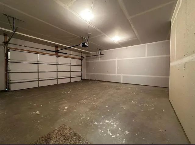 $2,600 | 12669 Erskin Street Northeast, Blaine, MN 55449