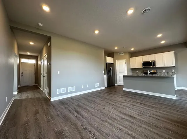 $2,600 | 12669 Erskin Street Northeast, Blaine, MN 55449