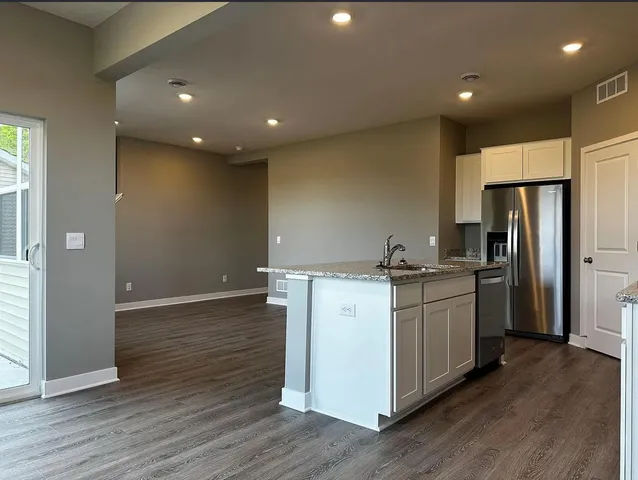 $2,600 | 12669 Erskin Street Northeast, Blaine, MN 55449