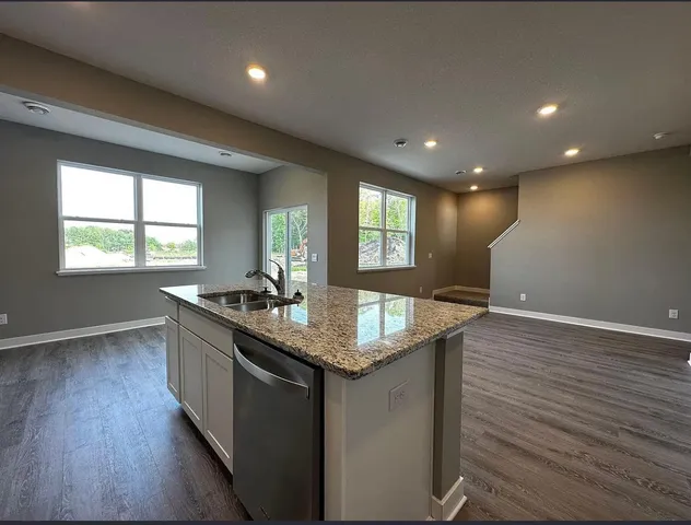 $2,600 | 12669 Erskin Street Northeast, Blaine, MN 55449