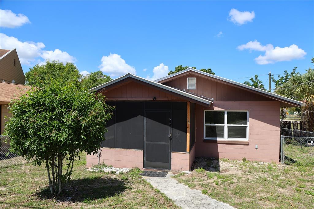 517 Harris Street Sebring, FL 33870 - Photo 1 of 20