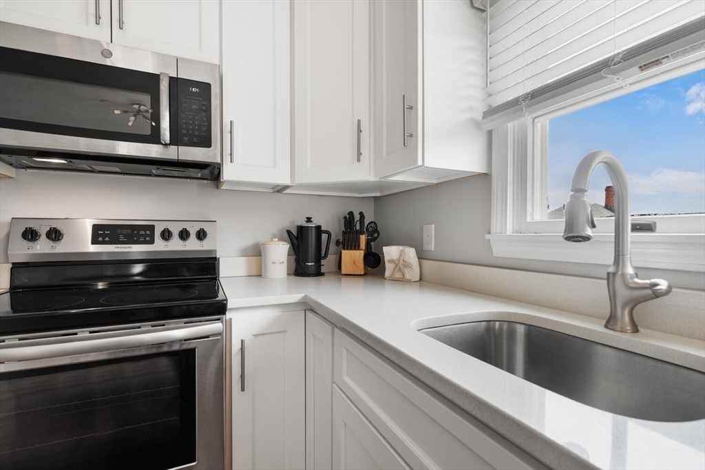 162 Willow Road, Unit 11 Nahant, MA 01908 - Photo 8 of 20