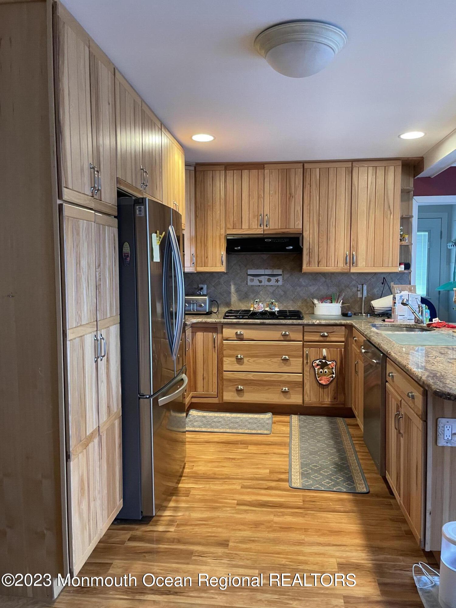 331 Stephan Avenue Toms River, NJ 08753 - Photo 5 of 13 Kitchen
