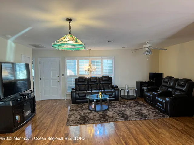 $3,800 | 331 Stephan Avenue, Toms River, NJ 08753