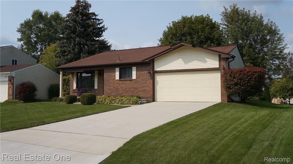 1672 Dancer Drive Rochester, MI 48307 - Photo 2 of 25 DSC05854.JPG