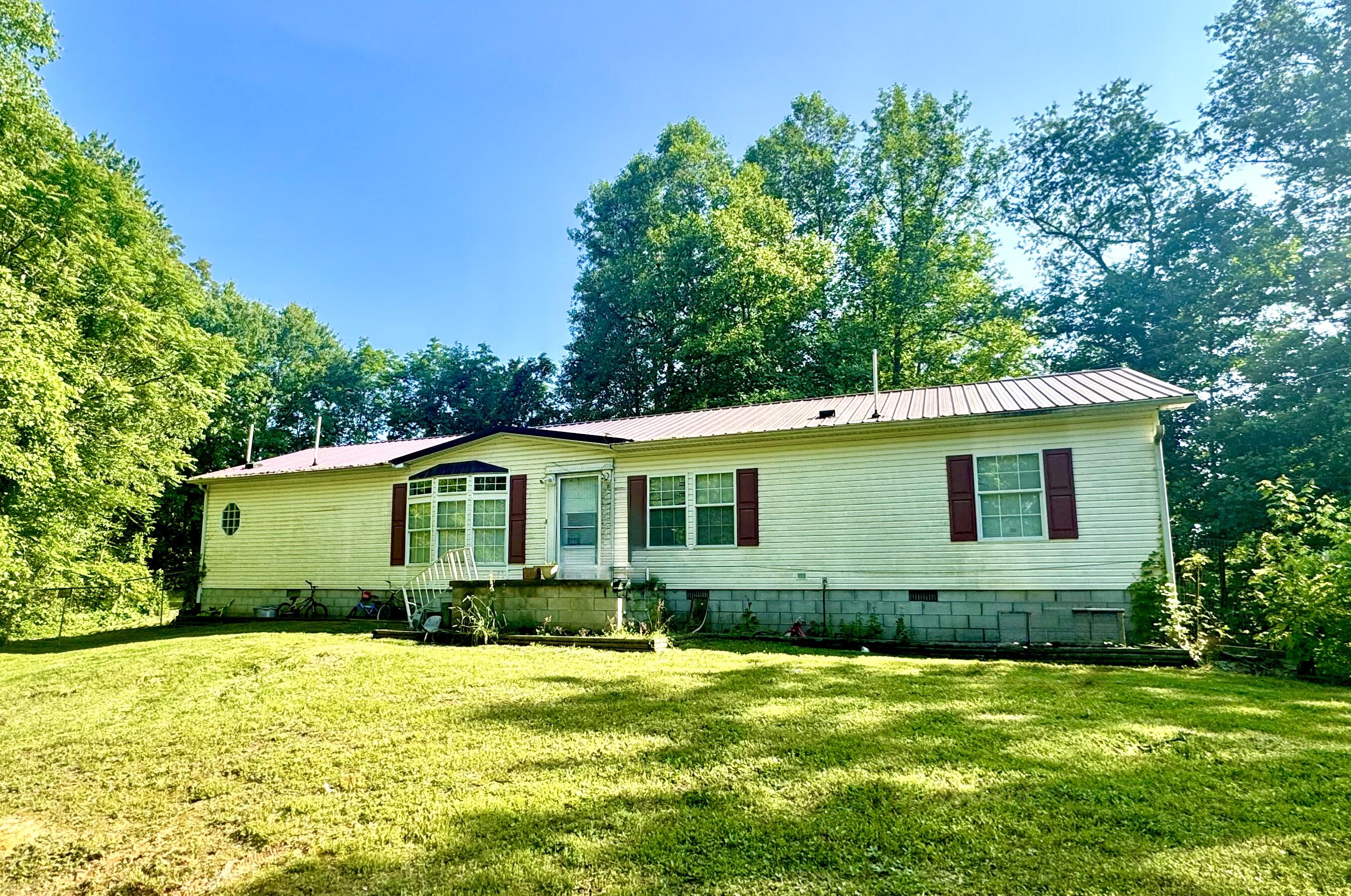 398 Panama Road Flat Lick, KY 40935 - Photo 1 of 11 IMG_6337
