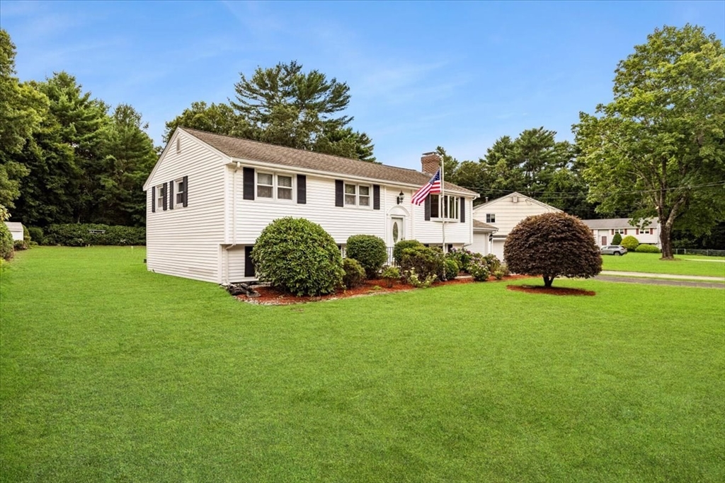 88 Kennedy Road Stoughton, MA 02072 - Photo 3 of 38 Gallery Image 3