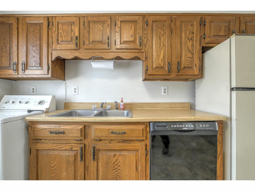 905 Mammoth Road, Unit 11 Manchester, NH 03104 - Photo 14 of 30