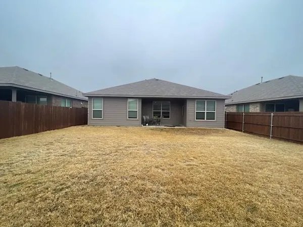 $2,250 | 8917 Boulder Oak Boulevard, Fort Worth, TX 76131