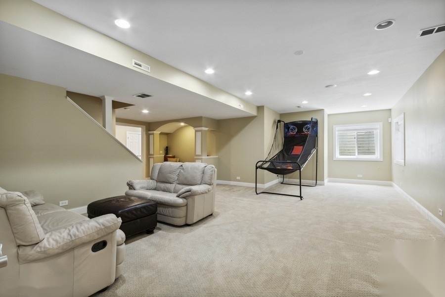 35 Linden Road Lake Zurich, IL 60047 - Photo 8 of 13 Gallery Image 8
