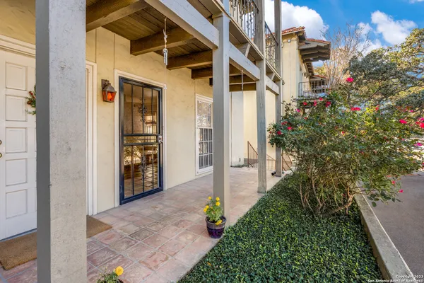 a view of a back yard of the house