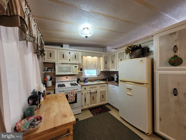 $149,000 | 34 Skyline Drive, Sicklerville, NJ 08081