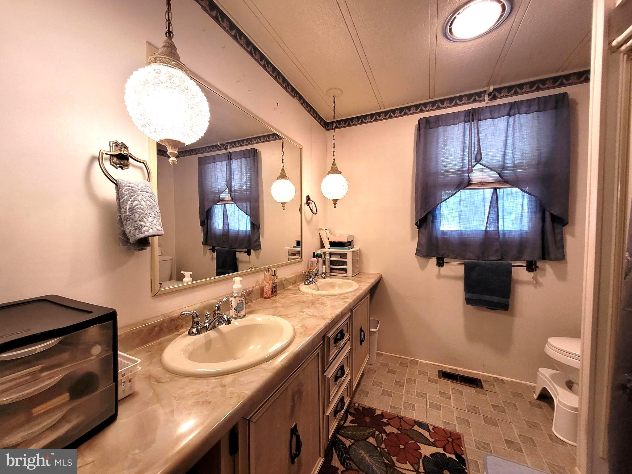 34 Skyline Drive Sicklerville, NJ 08081 - Photo 19 of 22 Bathroom