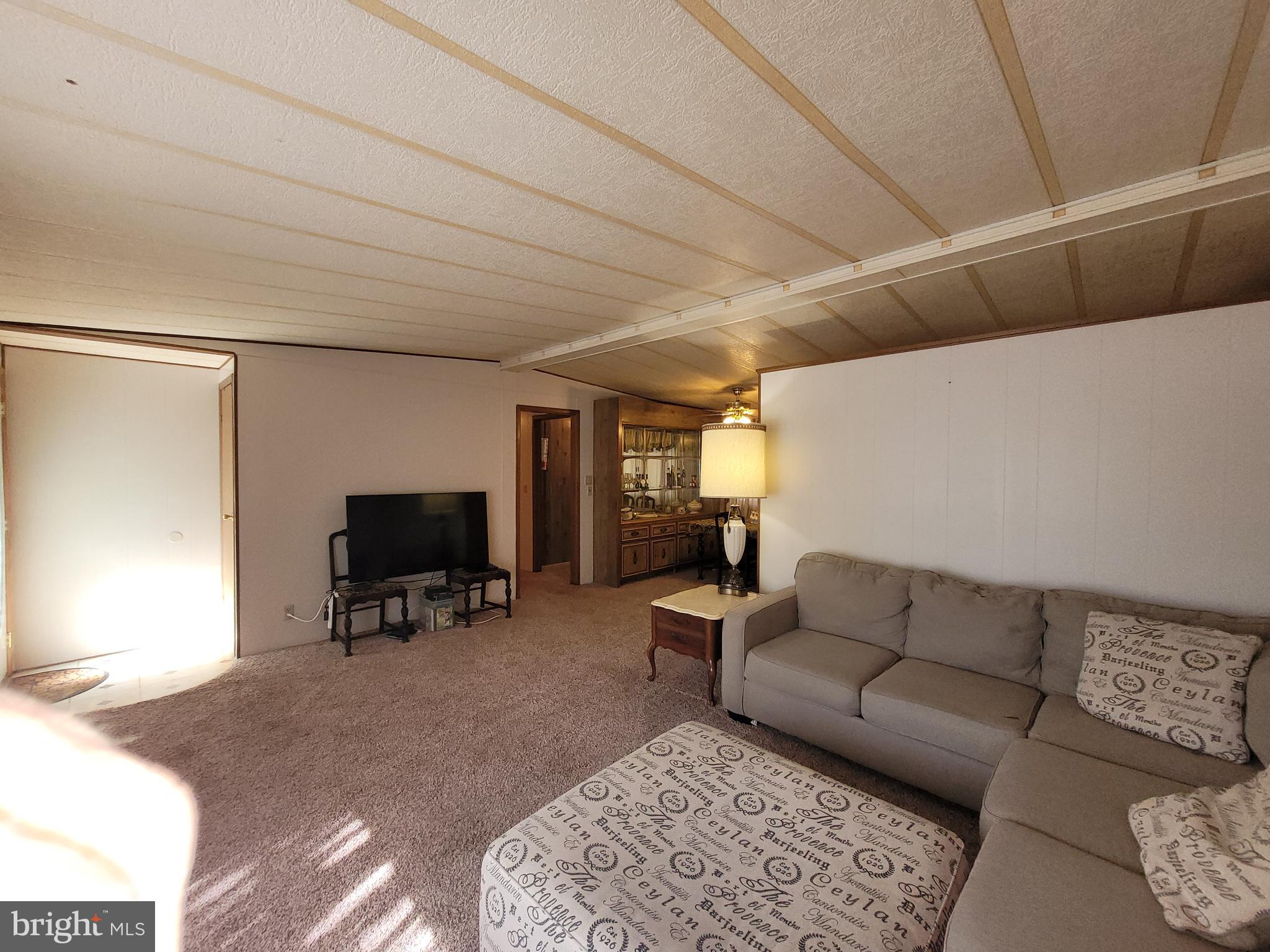 34 Skyline Drive Sicklerville, NJ 08081 - Photo 6 of 22 Living Room