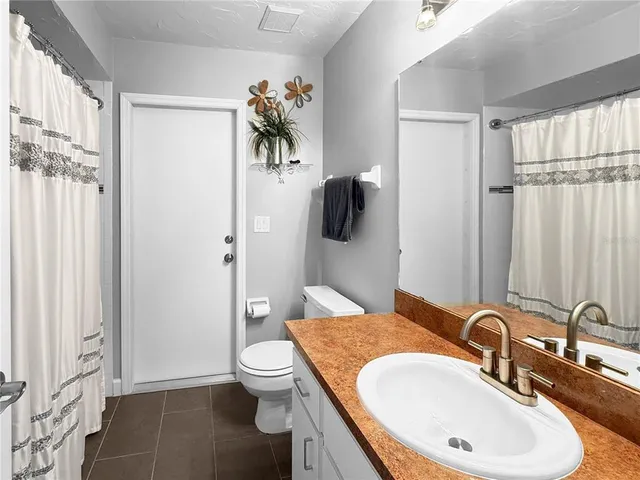 $515,000 | 2042 Country Meadows Place, Sarasota, FL 34235