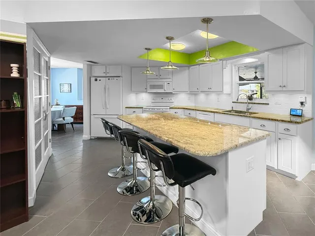 $515,000 | 2042 Country Meadows Place, Sarasota, FL 34235