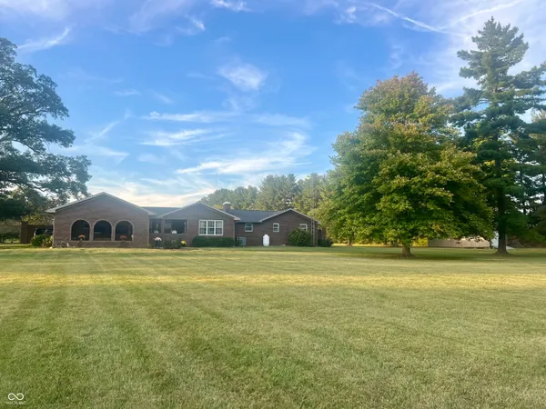$669,900 | 4825 West County Road 500 North, North Vernon, IN 47265