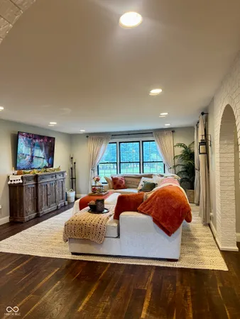 $669,900 | 4825 West County Road 500 North, North Vernon, IN 47265