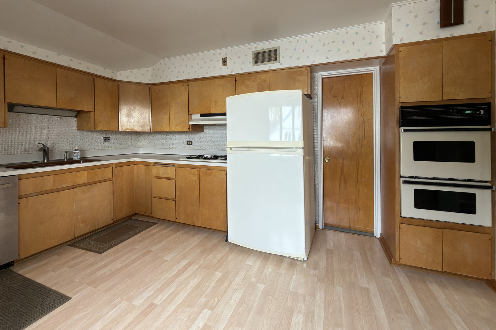 3000 Starling Lane Rolling Meadows, IL 60008 - Photo 7 of 24