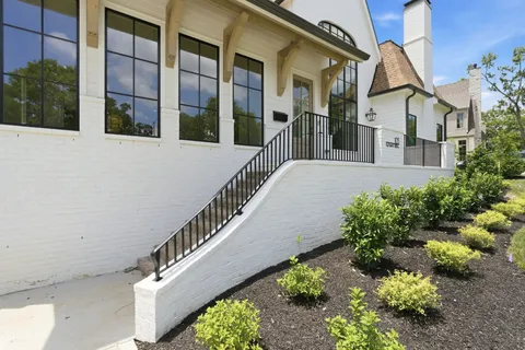 $2,999,992 | 105 Keyway Drive, Nashville, TN 37205