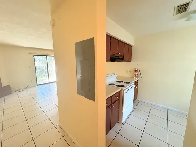 $1,095 | 1858 Sylvan Court, Tallahassee, FL 32303