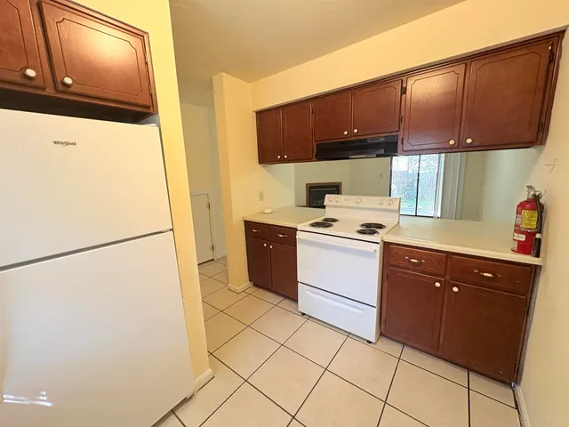 $1,095 | 1858 Sylvan Court, Tallahassee, FL 32303