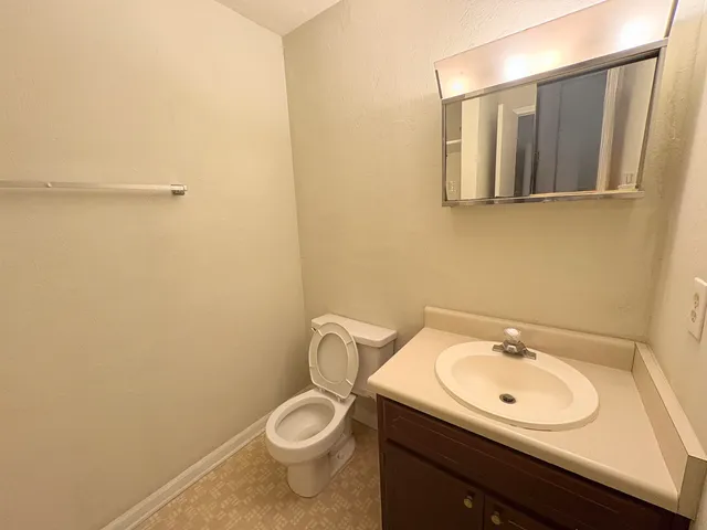 $1,095 | 1858 Sylvan Court, Tallahassee, FL 32303